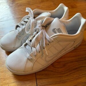 Women’s Nike Sneakers size 8.5